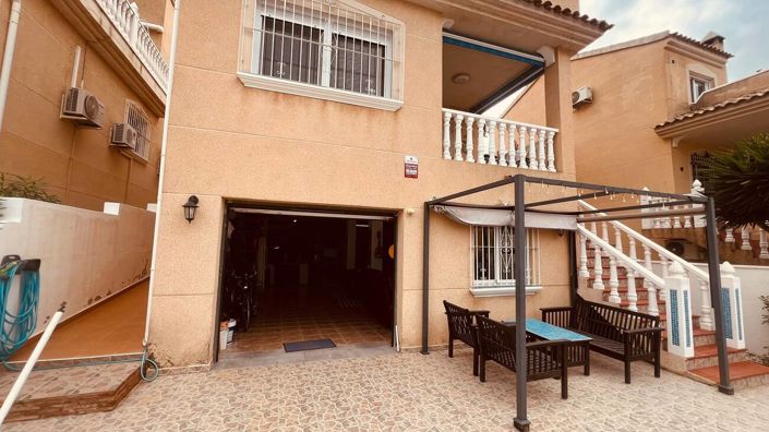 Image No.2-3 Bed Villa for sale