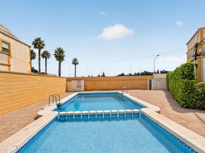 Image No.28-3 Bed Townhouse for sale
