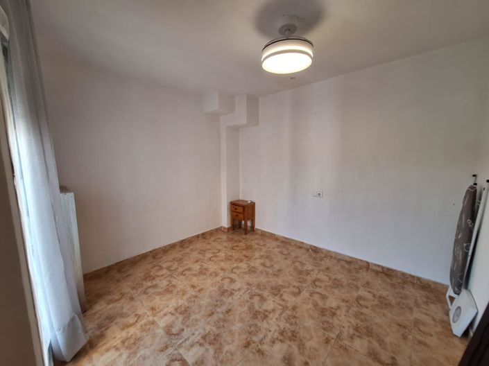 Image No.13-5 Bed House for sale
