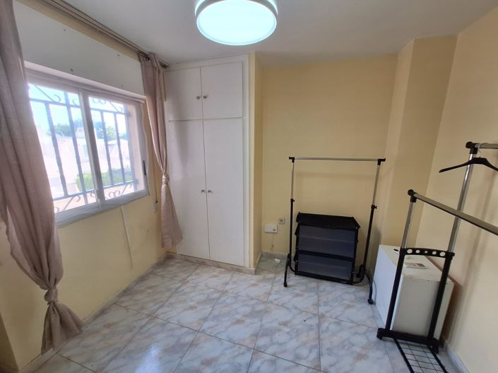 Image No.16-5 Bed House for sale