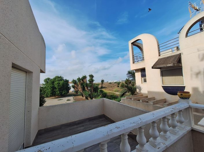 Image No.20-5 Bed House for sale