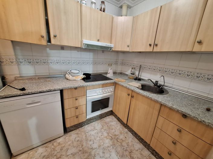 Image No.30-5 Bed House for sale