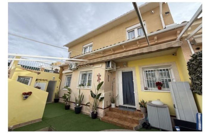 Image No.2-4 Bed Townhouse for sale