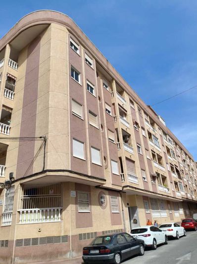 Image No.15-2 Bed Property for sale
