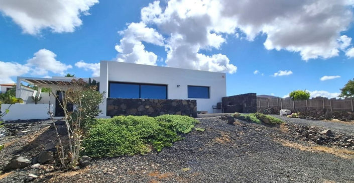 Image No.2-4 Bed Villa for sale