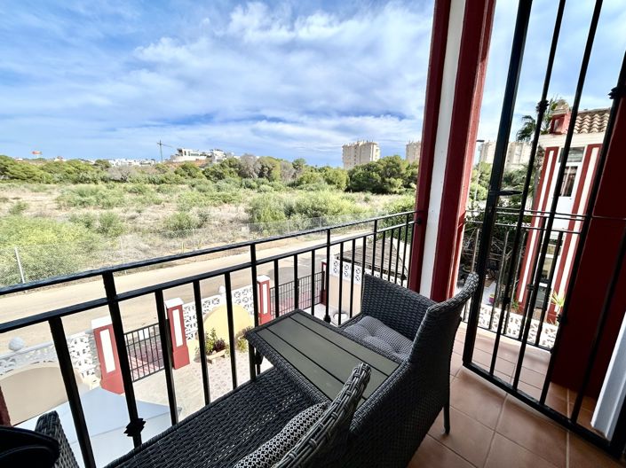 Image No.18-3 Bed Townhouse for sale