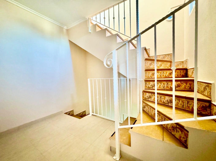 Image No.15-3 Bed Townhouse for sale