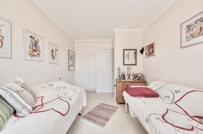 Image No.16-3 Bed Townhouse for sale
