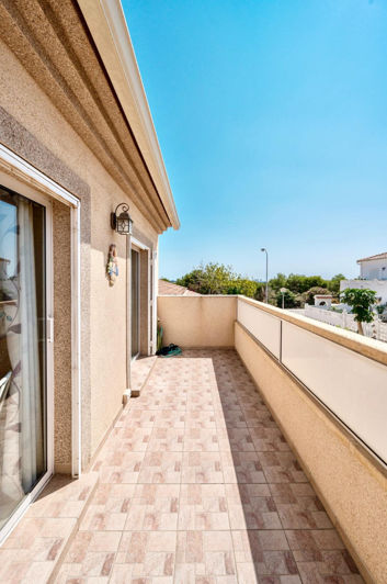 Image No.20-3 Bed Townhouse for sale