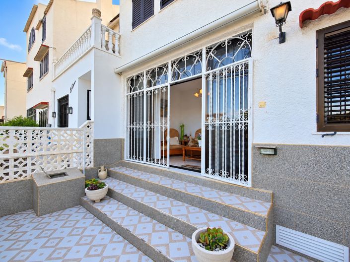 Image No.13-5 Bed Townhouse for sale