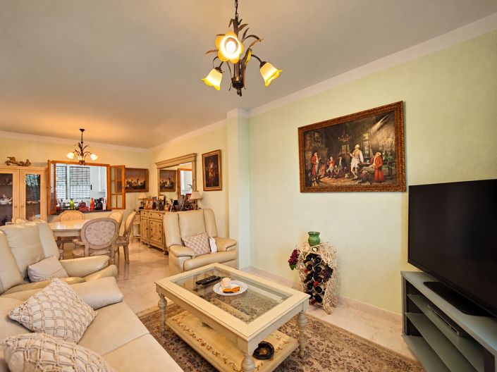 Image No.19-5 Bed Townhouse for sale