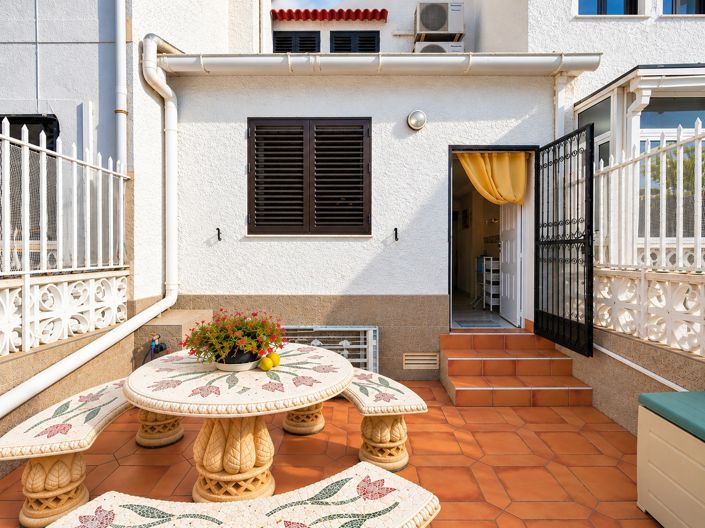 Image No.31-5 Bed Townhouse for sale