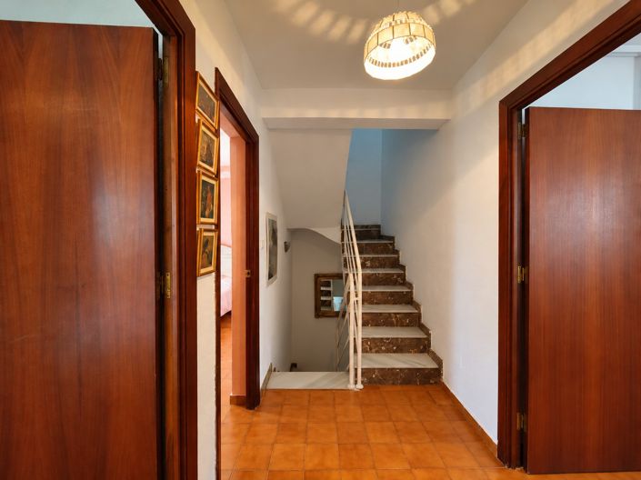 Image No.42-5 Bed Townhouse for sale