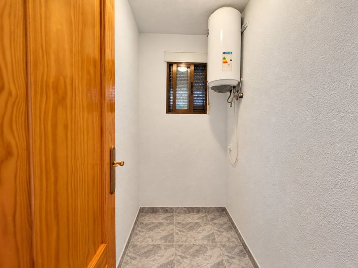 Image No.48-5 Bed Townhouse for sale