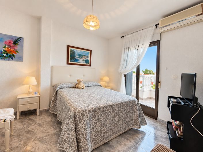 Image No.50-5 Bed Townhouse for sale