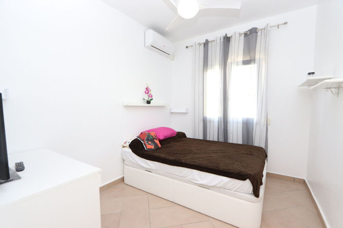 Image No.11-3 Bed House for sale
