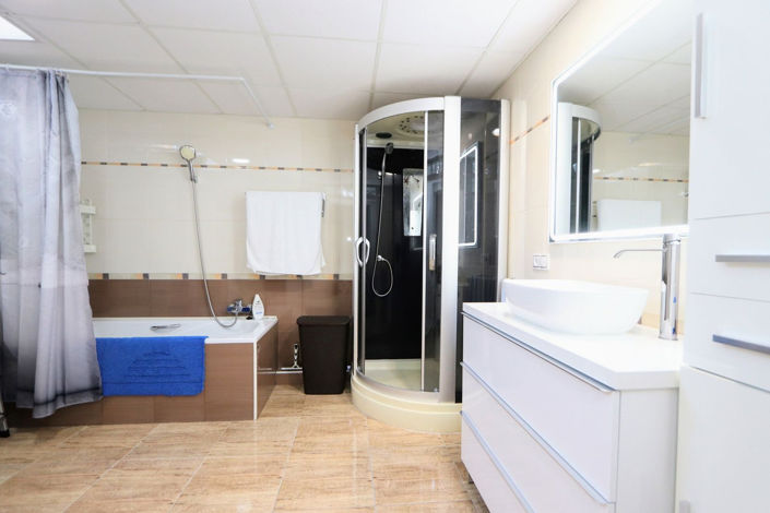 Image No.14-3 Bed House for sale