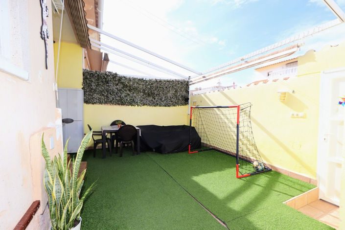 Image No.17-3 Bed House for sale