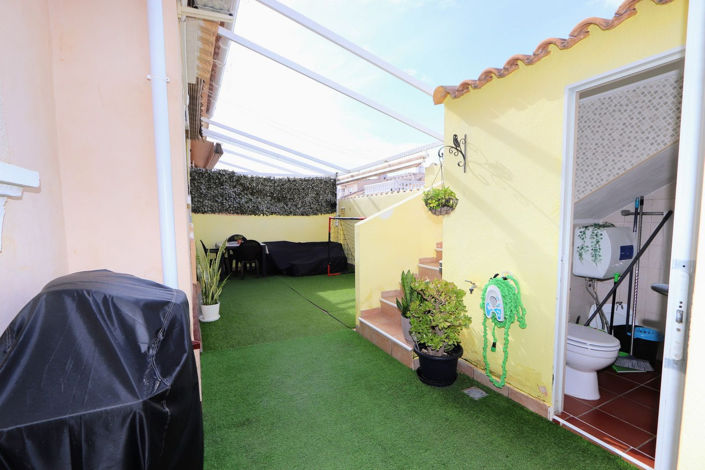 Image No.18-3 Bed House for sale