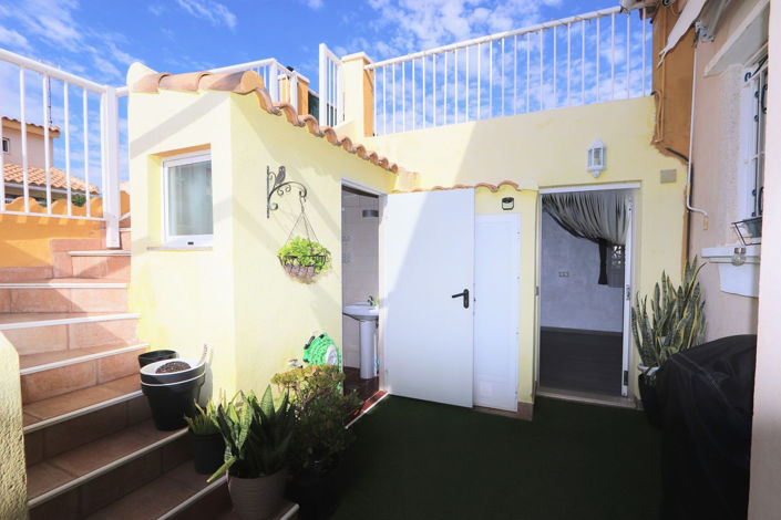 Image No.19-3 Bed House for sale