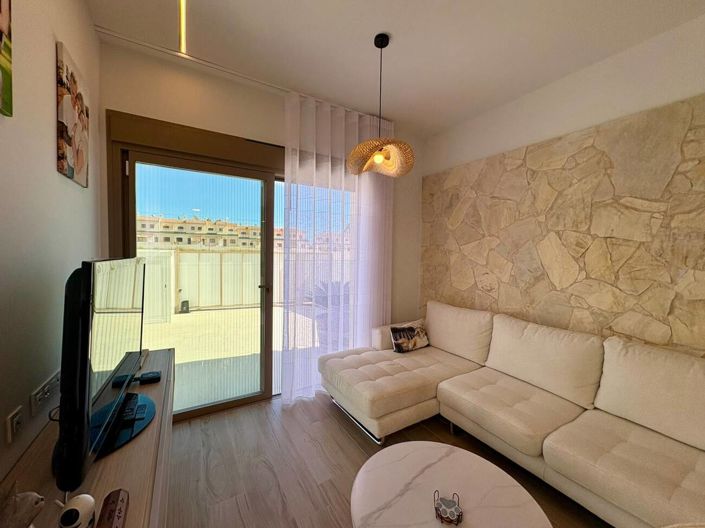 Image No.17-3 Bed House for sale
