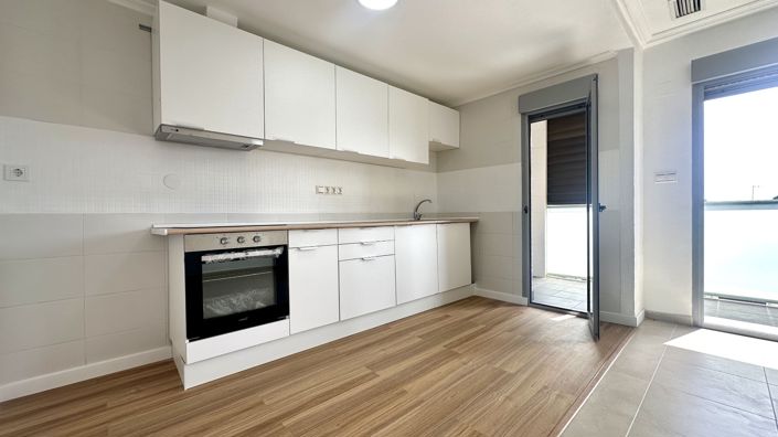Image No.14-3 Bed Apartment for sale