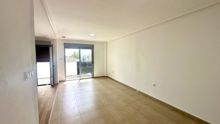 Image No.21-3 Bed Apartment for sale