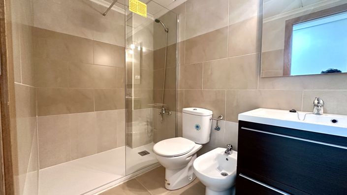 Image No.23-3 Bed Apartment for sale