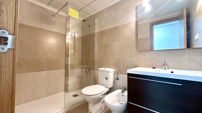 Image No.24-3 Bed Apartment for sale