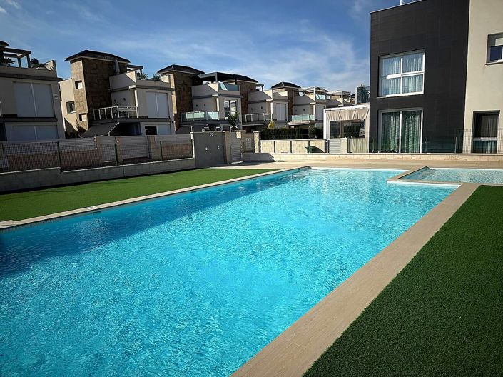 Image No.23-3 Bed Apartment for sale