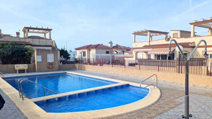 Image No.3-2 Bed House for sale