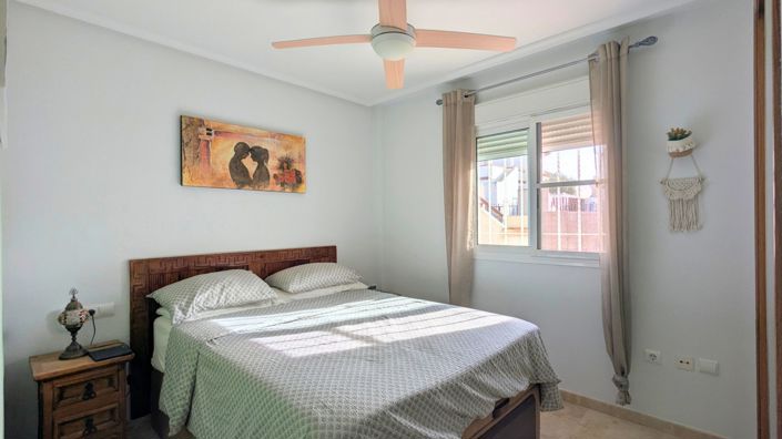 Image No.32-2 Bed House for sale