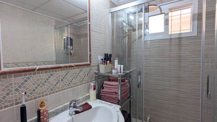 Image No.37-2 Bed House for sale