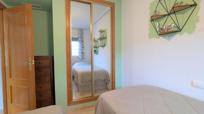 Image No.40-2 Bed House for sale