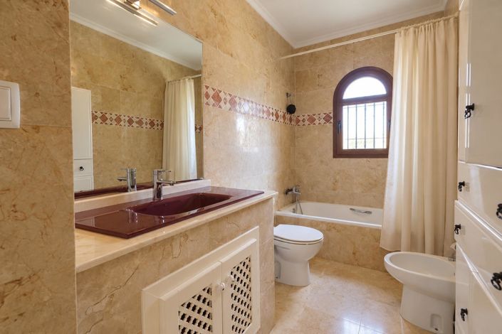 Image No.19-2 Bed Apartment for sale