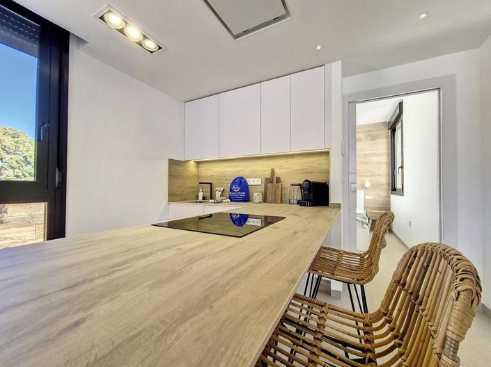 Image No.20-3 Bed Apartment for sale