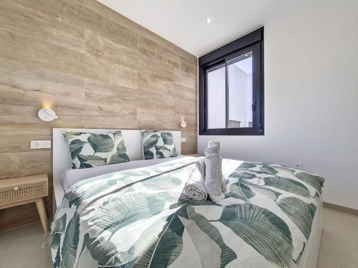 Image No.22-3 Bed Apartment for sale