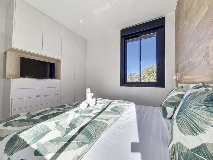 Image No.24-3 Bed Apartment for sale