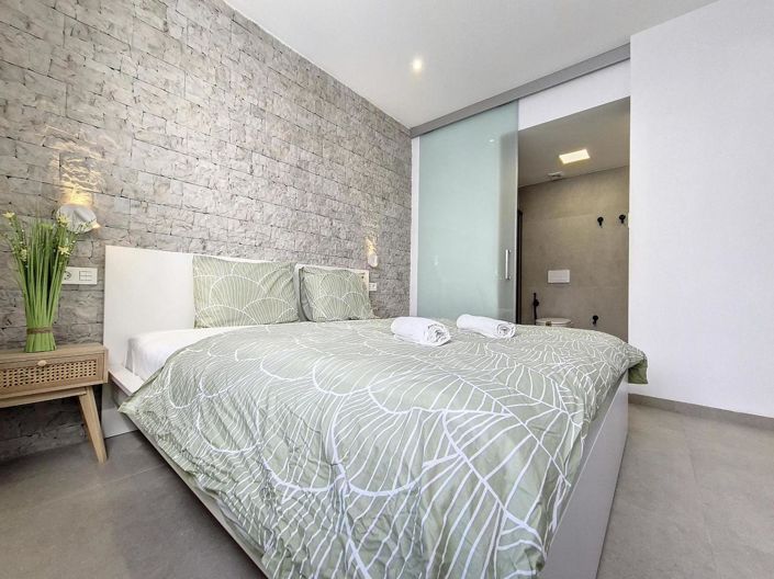 Image No.30-3 Bed Apartment for sale