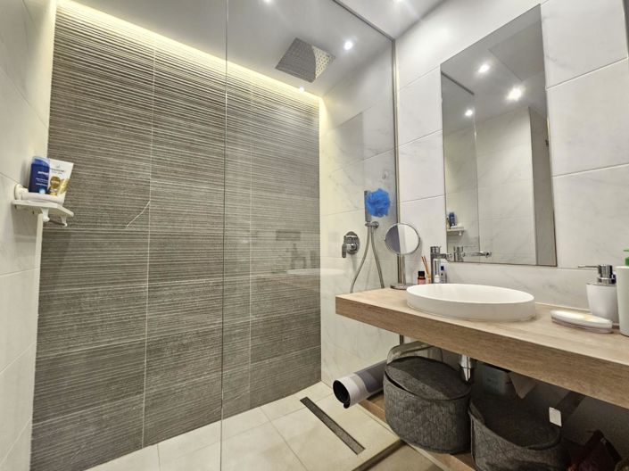 Image No.17-2 Bed Apartment for sale