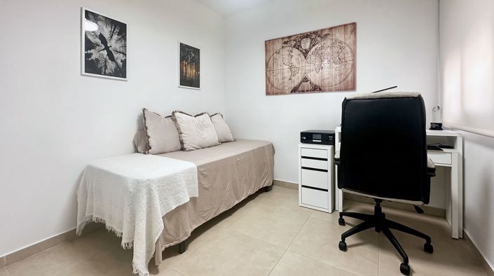 Image No.22-3 Bed Townhouse for sale