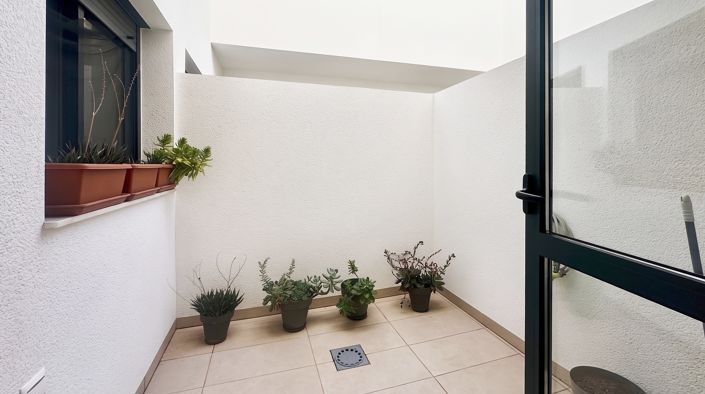 Image No.37-3 Bed Townhouse for sale