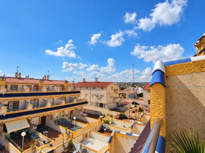 Image No.36-3 Bed Townhouse for sale