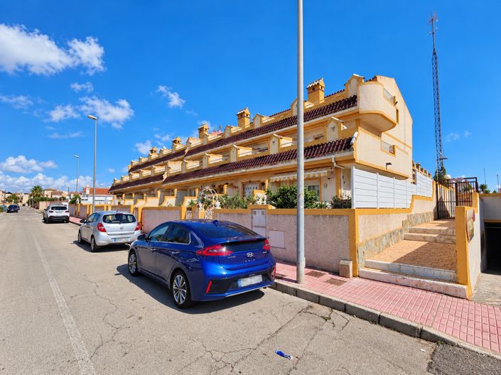 Image No.41-3 Bed Townhouse for sale