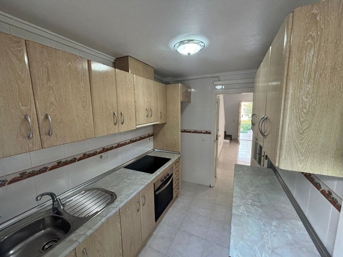 Image No.12-3 Bed House for sale