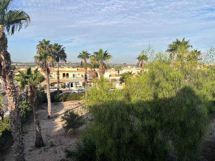 Image No.6-3 Bed House for sale