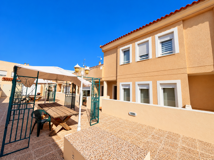 Image No.24-3 Bed Townhouse for sale