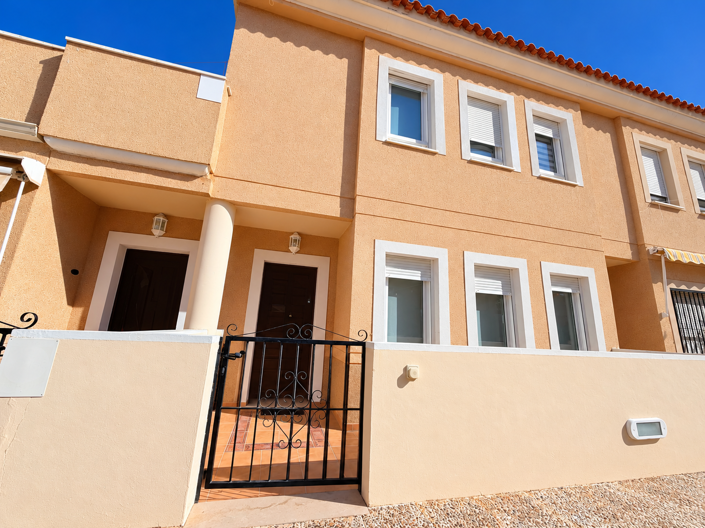 Image No.27-3 Bed Townhouse for sale
