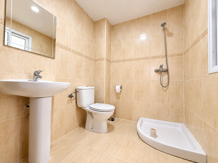 Image No.8-3 Bed Townhouse for sale