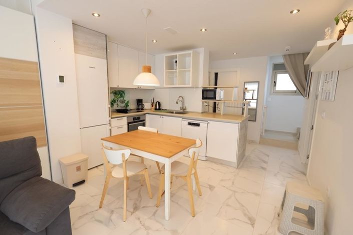 Image No.2-3 Bed Villa for sale